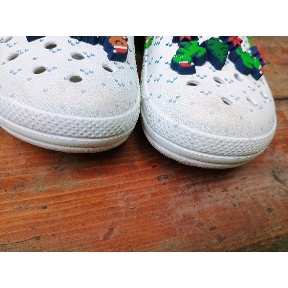 Crocs Classic Lined Holiday Clog Christmas Shoe White Women's 6 Mens 4